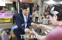  이원택 전북도지사, 추석 앞두고 전주 모래내시장 찾아 민생물가 점검