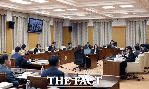 대전시의회 예산결산특별위원회는 16일과 17일 제299회 제1차 정례회에서 2026년도 제2회 대전시 추가경정예산안 및 기금운용계획변경안을 의결했다. /대전시의회