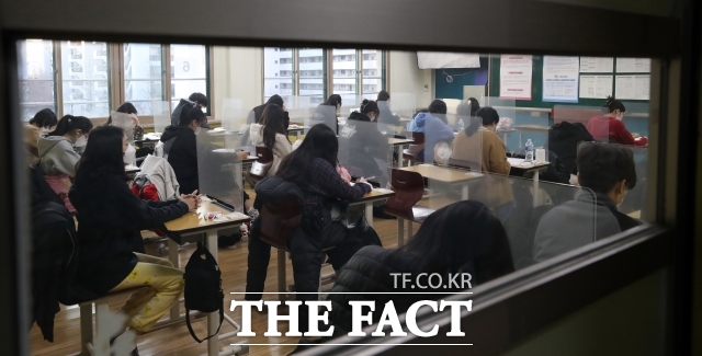 금융감독원은 보험전문인시험관리위원회를 열고 지난 7월 실시한 제49회 보험계리사와 손해사정사 2차 시험 결과를 확정했다. /더팩트DB