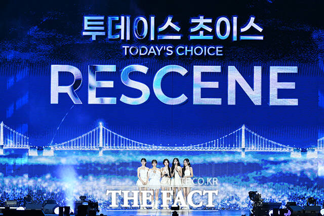 <더팩트>가 주최하고 팬앤스타와 UCW가 주관하는 ‘2026 더팩트 뮤직 어워즈(2026 THE FACT MUSIC AWARDS, TMA)’가 19일 오후 부산 연제구 부산아시아드주경기장에서 열린 가운데 '투데이스 초이스'를 수상한 리센느가 소감을 말하고 있다. /부산아시아드주경기장=남윤호 기자