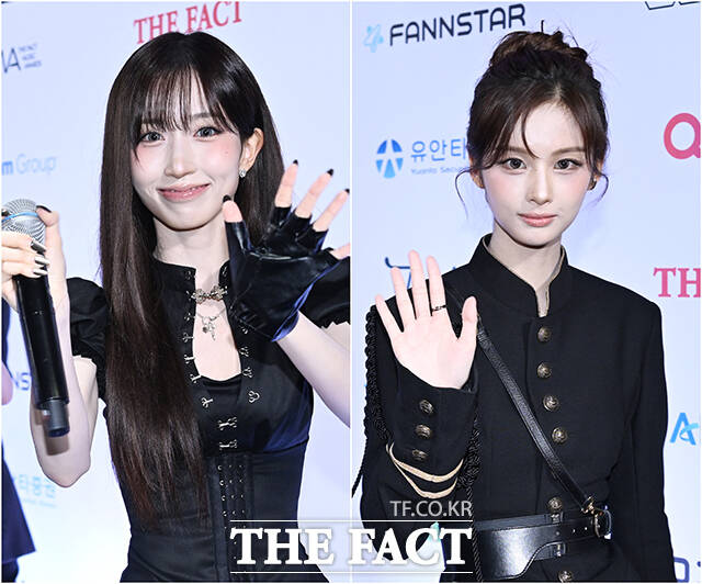 <더팩트>가 주최하고 팬앤스타와 UCW가 주관하는 ‘2026 더팩트 뮤직 어워즈(2026 THE FACT MUSIC AWARDS, TMA)’가 19일 오후 부산 연제구 부산아시아드주경기장에서 열린 가운데 엔믹스 해원(왼쪽)과 설윤이 블루카펫을 밟고 있다. /부산아시아드주경기장=박헌우 기자