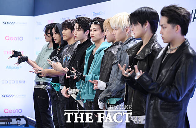 <더팩트>가 주최하고 팬앤스타와 UCW가 주관하는 ‘2026 더팩트 뮤직 어워즈(2026 THE FACT MUSIC AWARDS, TMA)’가 19일 오후 부산 연제구 부산아시아드주경기장에서 열린 가운데 그룹 트레저(TREASURE)의 하루토와 윤재혁, 박정우, 소정환, 아사히, 도영, 요시, 지훈, 최현석(왼쪽부터)이 블루카펫을 밟고 있다. /부산아시아드주경기장=박헌우 기자