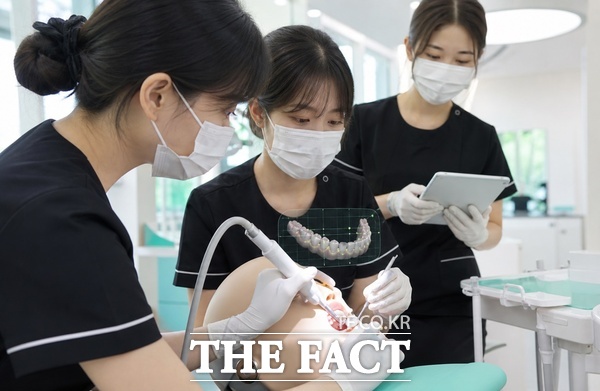 대전보건대학교는 교육환경 변화에 대응해 전공 교육과 AI·디지털 기술을 접목하는 교육 체계를 확대하고 있다. 학생들이 실습을 진행하고 있다. /대전보건대학교
