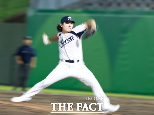 한국 야구대표팀이 2026 아이치·나고야 아시안게임 첫 경기에서 대만을 꺾고 5회 연속 우승을 향해 순조롭게 출발했다. 사진은 21일 오후(현지 시간) 일본 오카자키 종합중앙공원 야구장에서 열린 2026 아이치·나고야 아시안게임 야구 조별리그 한국과 대만의 경기, 4회초 한국 선발 곽빈이 공을 던지고 있는 모./오카자키(일본)=뉴시스
