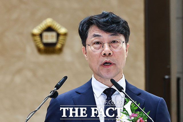 김성수 신임 대법관이 21일 오후 서울 서초구 대법원에서 열린 취임식에서 취임사를 하고 있다. /서예원 기자