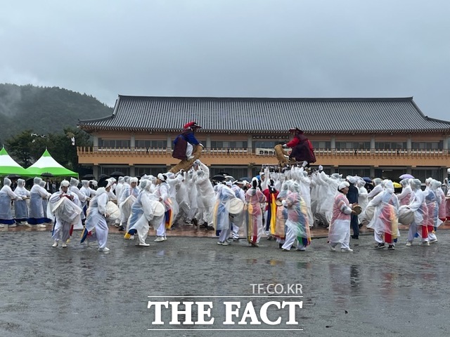 농경문화의 대표적 축제인 광주 고싸움놀이가 남구 고싸움놀이 테마파크에서 펼쳐지고 있다. /전남광주시