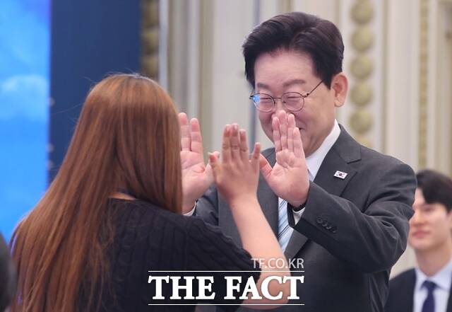 이재명 정부가 2030년까지 공적주택 119만호를 공급한다. 국토교통부는 21일 '두텁고 촘촘한 주거복지 실현을 위한 주거안정플랜'을 마련했다. /뉴시스