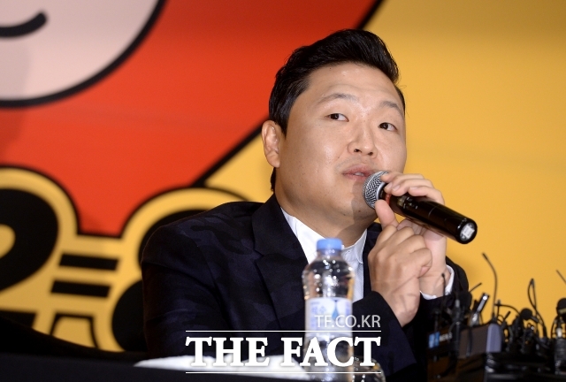 수면제를 비대면으로 처방 받고 매니저를 통해 대리 수령한 가수 싸이가 500만원 벌금형 약식명령을 받았다. /임세준 기자