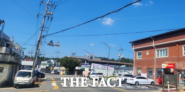구미시 산동읍 소재지 전경. 도로를 따라 상가와 주택 등이 자리 잡고 있는 가운데 구미시는 지역 특성을 살린 정주환경 개선과 생활권 활성화 정책을 추진하고 있다. /정창구 기자