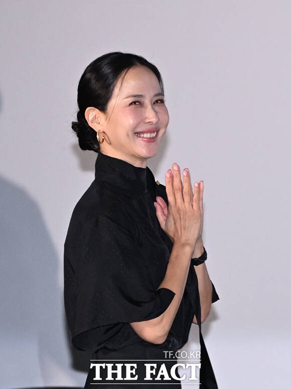 배우 조여정이 21일 서울 용산구 CGV 용산 아이파크몰에서 열린 영화 '가능한 사랑' 언론시사회 및 기자간담회에 참석해 포즈를 취하고 있다. /이새롬 기자