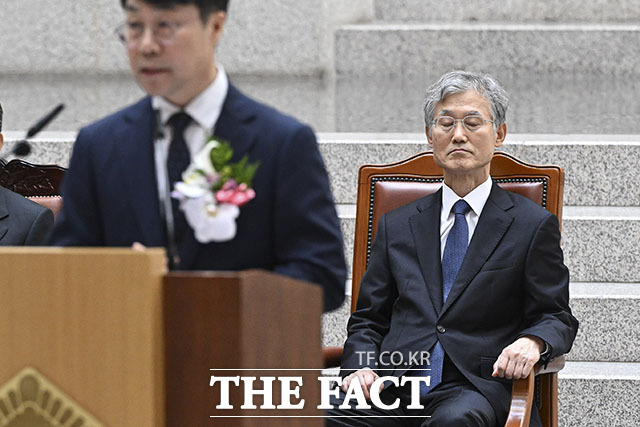 더불어민주당은 22일 조희대 대법원장이 청와대의 대법관 후보자 재제청 요청을 거부한 데 대해 
