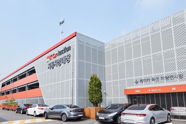KG모빌리티플랫폼(브랜드 케이카)는 정기 자동차 경매 '위클리 옥션'이 개최 1000회를 맞았다. 자동차 경매장 / KG모빌리티플랫폼