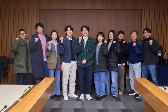 MBC 새 금토드라마 '라이어'가 주연 배우들이 총출동한 대본 리딩 현장을 공개했다. /MBC
