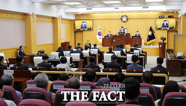 서산시의회가 22일 제315회 제1차 정례회에서 19일 간 회기 마치고 폐회를 앞둔 본회의 모습 /서산시의회.