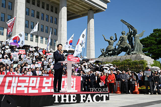 이재명 정권 실정 대국민 보고대회에서 발언하는 장 대표.