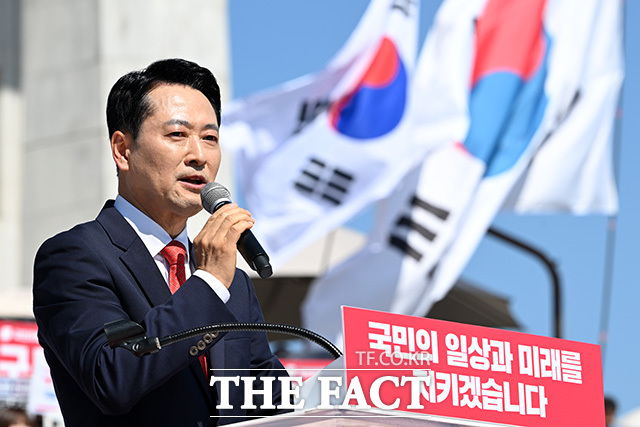 이재명 정권 실정 대국민 보고대회에서 발언하는 장 대표.