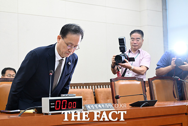 '대한민국과 미합중국 간 전략적투자의 운영 및 관리를 위한 특별법'에 따른 대미투자 사전 보고 위해 국회 찾은 이형일 신임 경제부총리 겸 재정경제부 장관.