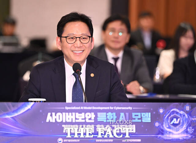 배경훈 부총리 겸 과학기술정보통신부 장관이 22일 오후 서울 중구 소공동 더그랜드롯데 서울에서 열린 사이버보안 특화 AI 모델 개발사업 착수간담회에 참석해 발언하고 있다. /이새롬 기자