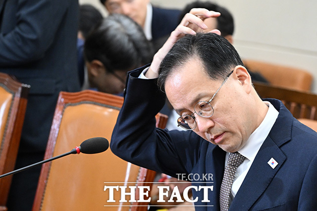 '대한민국과 미합중국 간 전략적투자의 운영 및 관리를 위한 특별법'에 따른 대미투자 사전 보고 위해 국회 찾은 이형일 신임 경제부총리 겸 재정경제부 장관.
