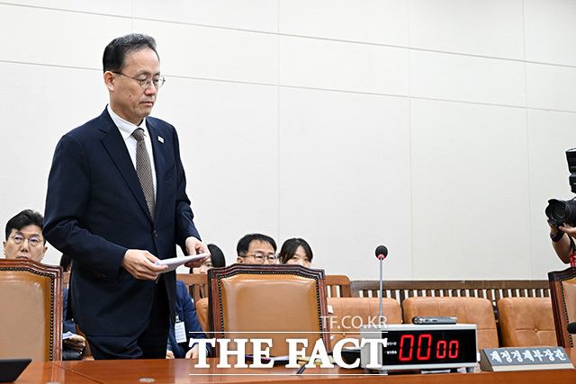 '대한민국과 미합중국 간 전략적투자의 운영 및 관리를 위한 특별법'에 따른 대미투자 사전 보고 위해 국회 찾은 이형일 신임 경제부총리 겸 재정경제부 장관.