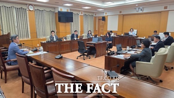 대전시의회 인사청문특별위원회가 22일 박민범 대전테크노파크 원장 후보자에 대한 인사청문회를 실시하고 있다. /정예준 기자