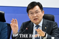  토론회 참석해 발언하는 김윤 의원 [포토]