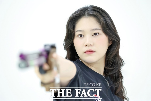 추가은은 23일 일본 아이치현 종합사격장에서 열린 2026 아이치·나고야 아시안게임 여자 10m 공기권총 개인전 결선에서 246.3점으로 금메달을 목에 걸었다. /대한사격연맹