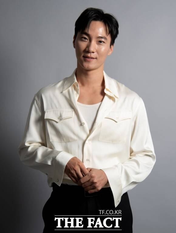 배우 이홍내가 지난 19일 오후 서울 마포구 상암동 <더팩트> 사옥에서 티빙 오리지널 '취사병 전설이 되다' 종영 인터뷰를 진행했다. /박상민 기자