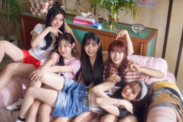 그룹 피프티피프티의 'Cupid(Twin Version)'이 글로벌 음악 플랫폼 스포티파이에서 10억 스트리밍을 달성했다./어트랙트