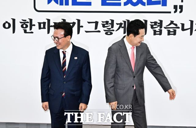김민석 더불어민주당 대표(왼쪽)와 장동혁 국민의힘 대표. /배정한 기자