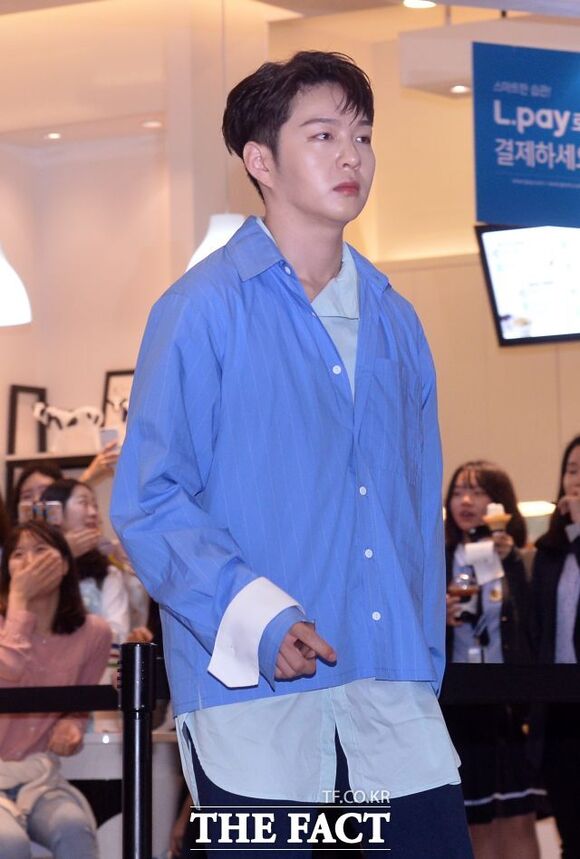 그룹 비투비의 멤버 이창섭이 웹예능 '영업중'에 게스트로 출연해 쏟아낸 과격한 발언들을 되돌아봤다. /더팩트 DB