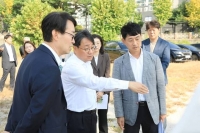  이성훈 LH 사장, 성대야구장 점검…2100가구 신속 공급