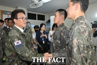  김민석 대표, 추석 앞두고 군부대 격려 방문 [TF사진관]