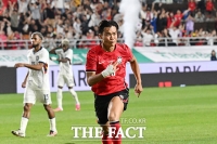  선제골에 기뻐하는 오현규 [포토]