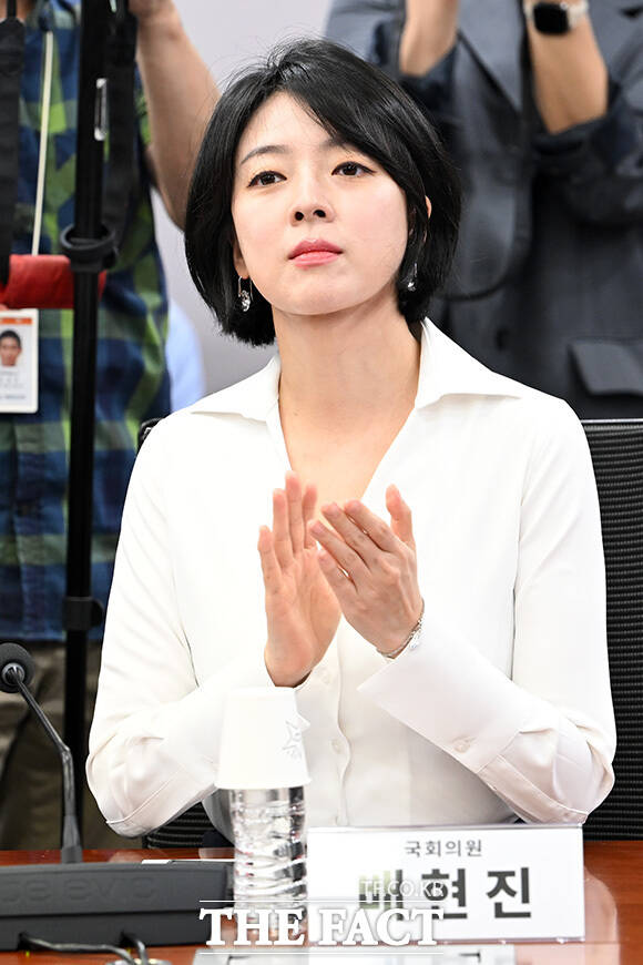 배현진 국민의힘 의원이 박진영 JYP엔테인먼트 대표 프로듀서를 국정감사에 부를 것이라고 예고했다. 박진영 프로듀서는 이재명 대통령 직속 대중문화교류위원회 공동위원장을 맡고 있다./남용희 기자