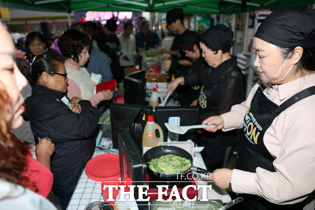 광산구 야장 ON 축제마을이 진행 중이다. /광산구