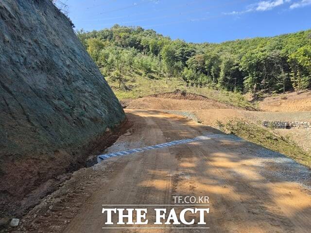 용인시가 처인구 원삼면 학일리 일원에 신설한 0.7㎞ 구간의 간선임도. /용인시