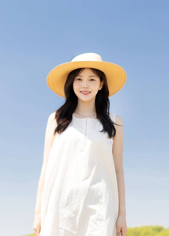 오마이걸 효정이 오는 10월 15일 첫 솔로 미니 앨범 'Lost&Found'를 발매한다. /RBW, DSP미디어
