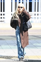  로제 '따스한 햇살 받으며 출국' [TF사진관]