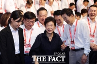  박근혜 전 대통령, 영화 '암살자(들)' 논란 대응 않을 듯