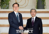  이형일 부총리, 취임 후 첫 한국은행 방문 [포토]