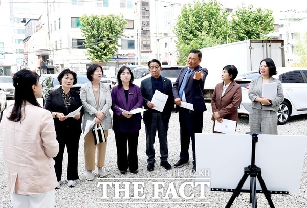 대전시의회 ‘공공재산 정상화를 위한 특별위원회’가 29일까지 이틀간 대전시 주요 공공재산 관련 현장 4곳을 방문해 관리 실태를 점검했다. /대전시의회