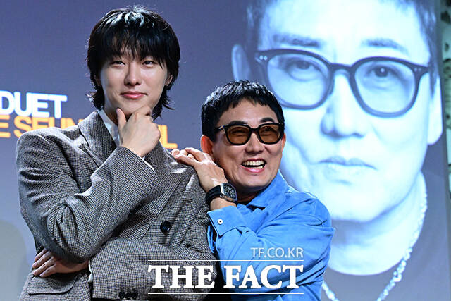 우즈(왼쪽)와 이승철이 부른 '우리만의 이야기'는 30일 오후 6시 정식 발매된다./남윤호 기자