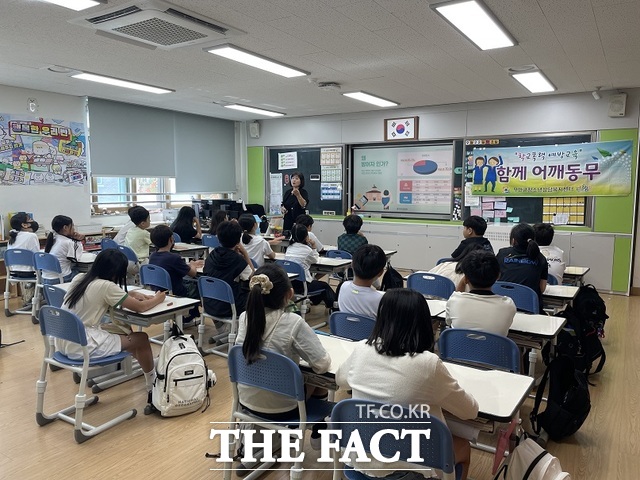 전남광주시 무안군은 지난 3월부터 9월까지 관내 초·중학교와 유관기관을 찾아 '학교폭력 예방교육'을 실시했다. /무안군