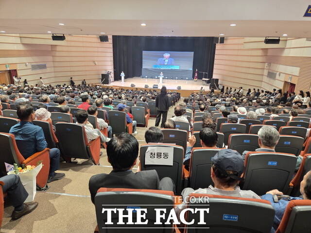 29일 천안시청 봉서홀에서 제30회 노인의 날 기념행사가 열리고 있다. /정효기 기자