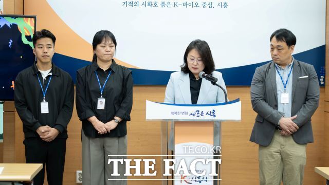 이덕희 시흥시청소년청년재단 대표이사가_29일 시청 브리핑룸에서 제11회 시흥시 청소년 동아리 축제 계획을 밝히고 있다. /시흥시