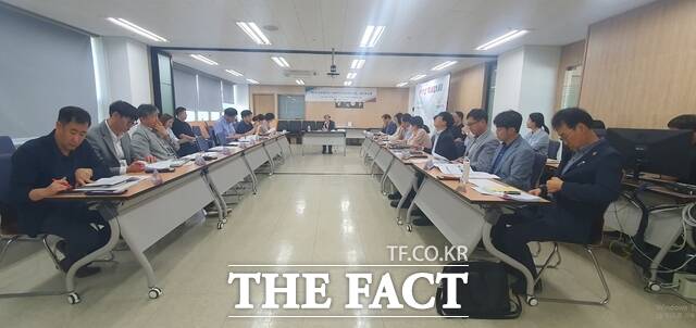 인천시가 29일 인천지속가능발전협의회 회의실에서 '제4차 인천광역시 기후위기 적응대책 수립 중간보고회'를 개최했다. /인천시