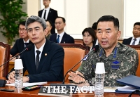  지뢰 폭발 관련 질의에 답변하는 진영승 합동참모의장 [포토]