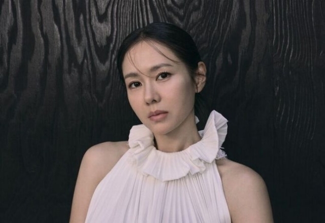 배우 손예진이 이전만큼 다작을 하는 건 아니더라도 계속해서 변화를 보여주고 싶다는 바람을 전했다. /넷플릭스