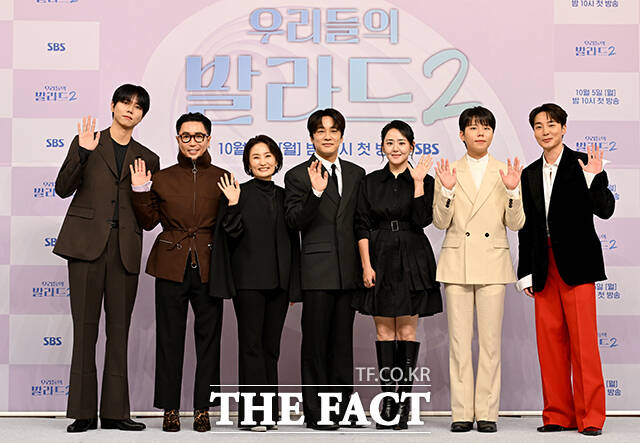 방송인 주우재, 가수 정재형, 방송인 박경림, 배우 차태현, 배우 문근영, 가수 정승환, 로이킴(왼쪽부터)이 30일 오전 서울 양천구 SBS에서 열린 SBS 오디션 프로그램 '우리들의 발라드2' 제작발표회에 참석해 포즈를 취하고 있다. /박상민 기자